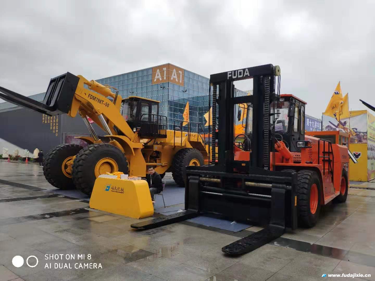 三亿官网50吨叉装车亮相2019年厦门三亿(中国)一站式服务官网